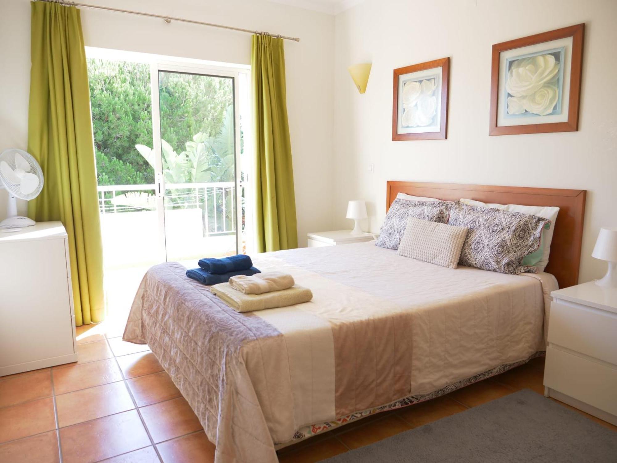 Spacious Penthouse Near Porto De Mos In Lagos