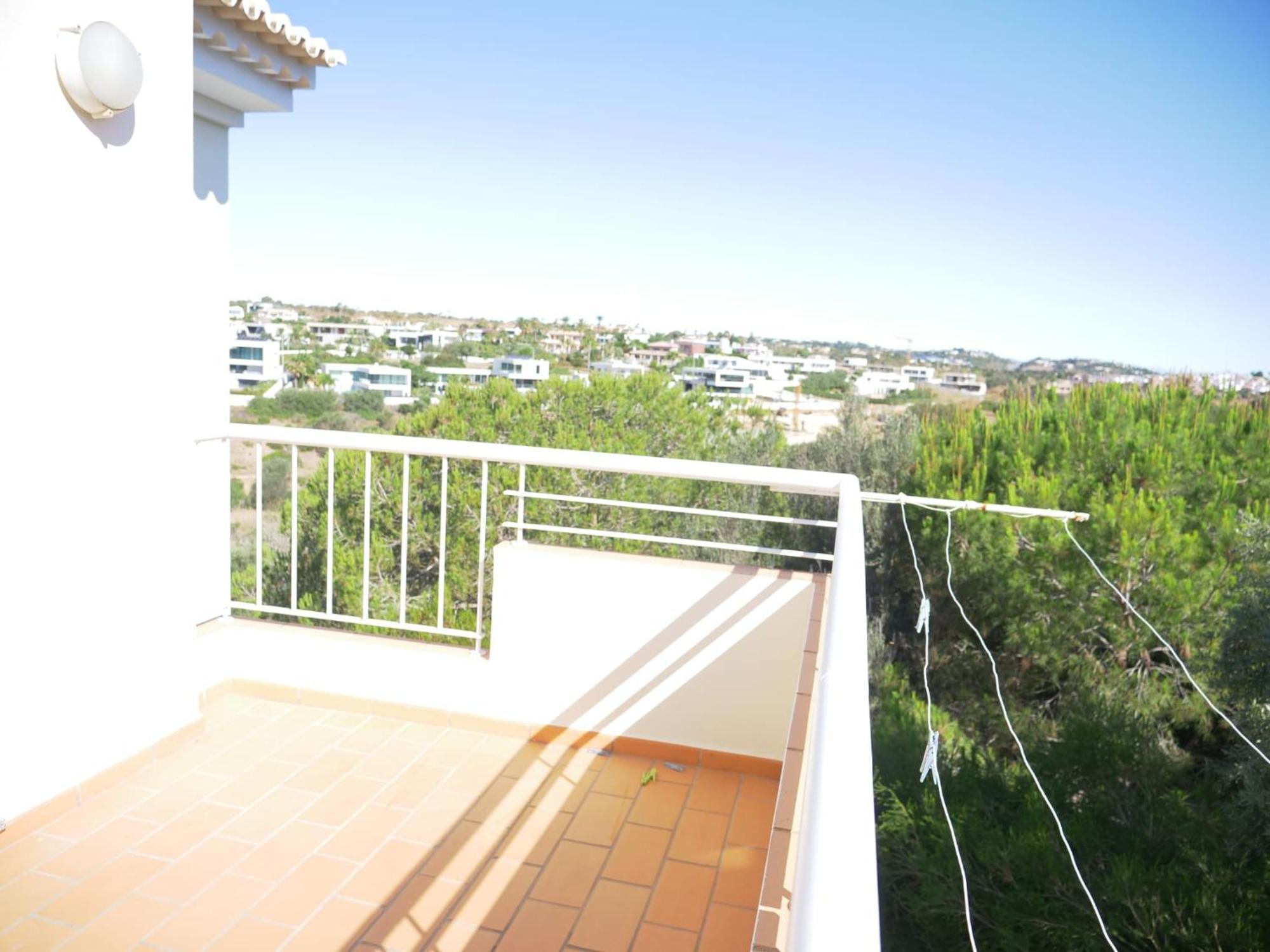 Spacious Penthouse Near Porto De Mos In Apartment *