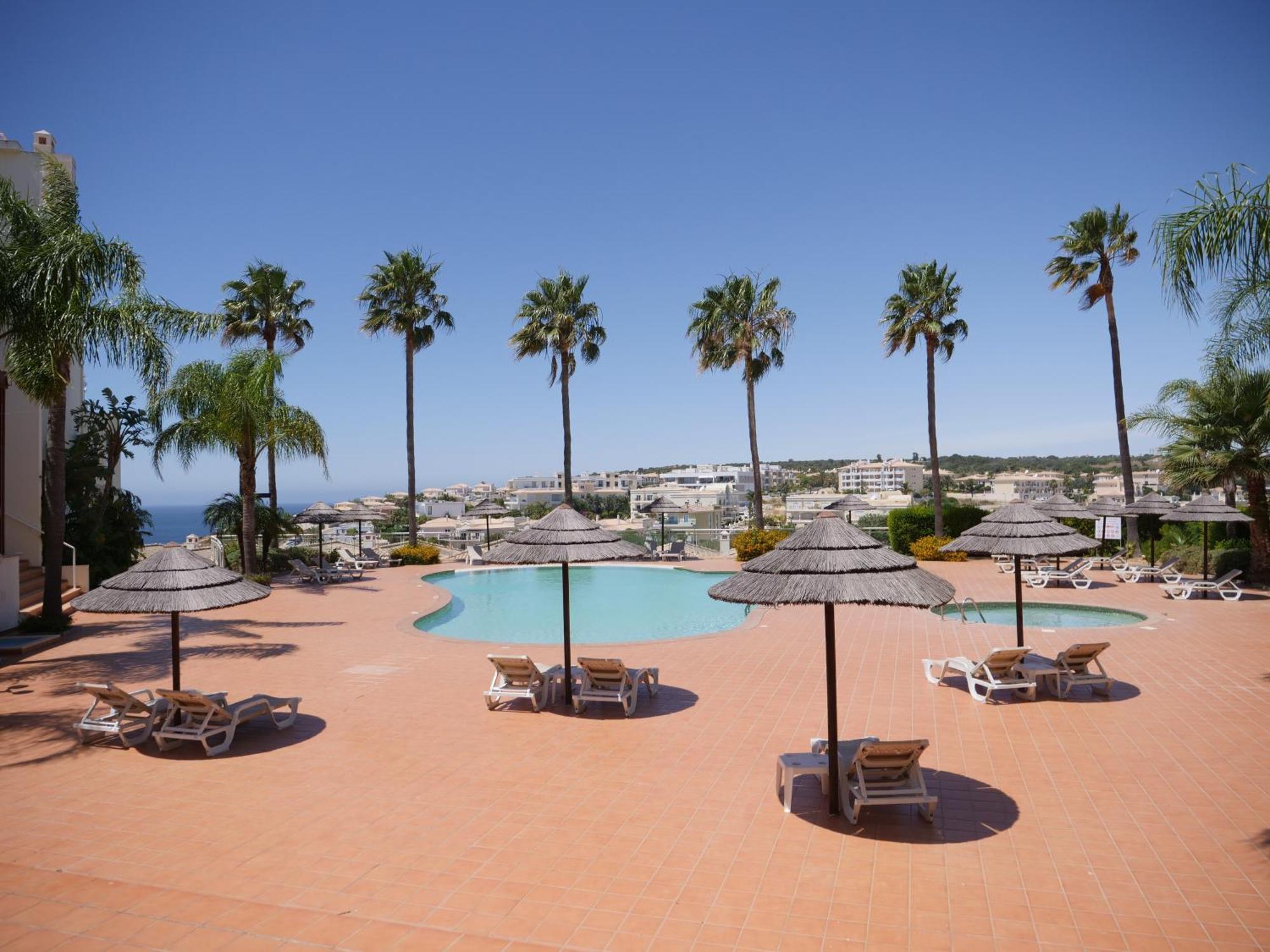 Apartment Spacious Penthouse Near Porto De Mos In *